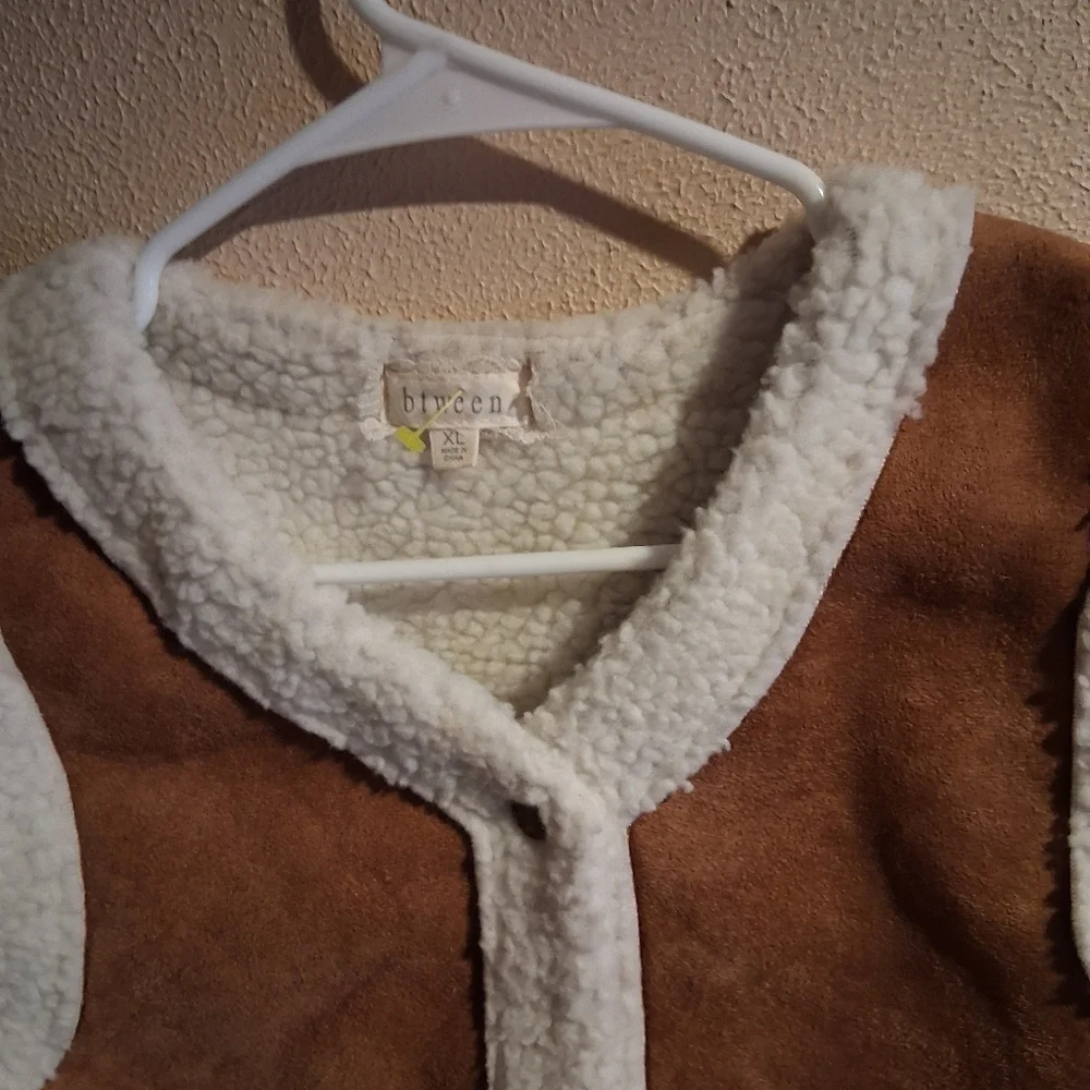 Btween Faux Swede Fall Vets Sherpa Lined XL - Picture 3 of 6